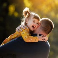 DadHugDaughter